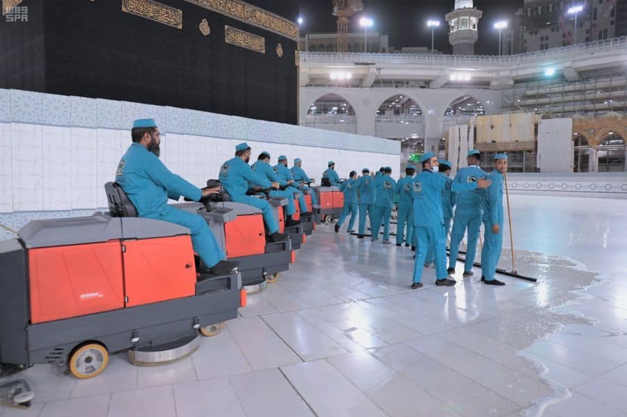 How much is Masjid-al-Haram cleaner salary?