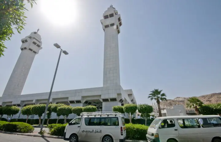 Masjid e Aisha - places to visit in makkah